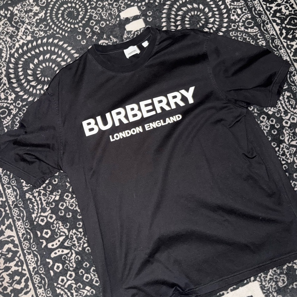 Burberry Black T-Shirt size L